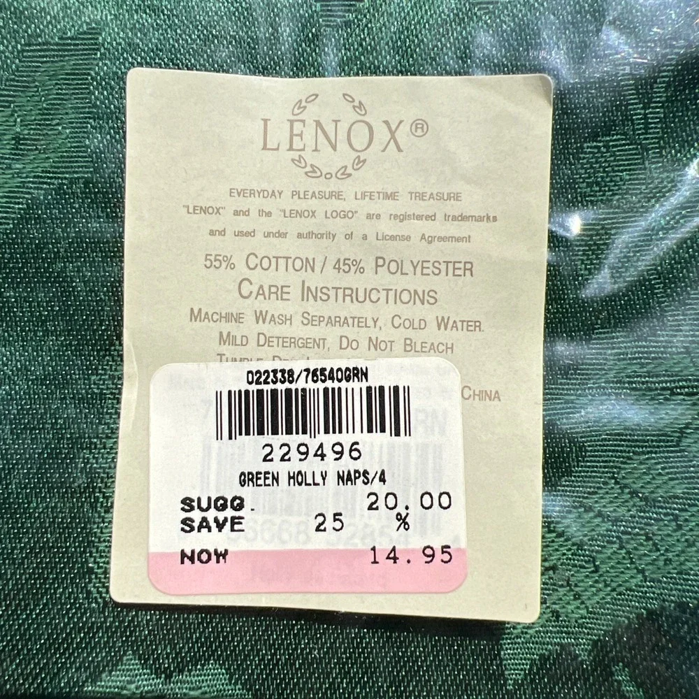 Lenox Holiday Tablecloth Holly Jacquard Green 52x70 and 12‎ Napkins Christmas